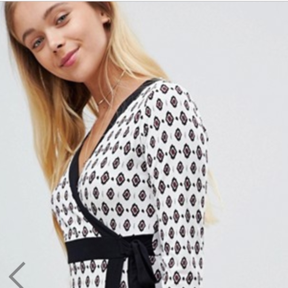 Gilli Printed Wrap Front Skater Dress Size S